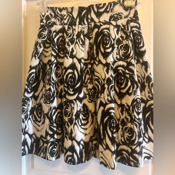 BSB Black and White Pleated A-line Midi Skirt - Picture 1 of 8